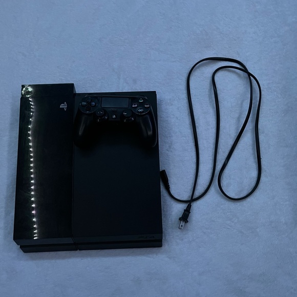 Black Sony Playstation 4 - Picture 3 of 4